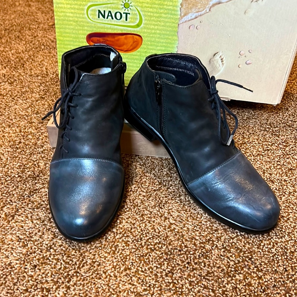 Naot shoes in black/gray size 37 (6.5 US)